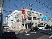 銀行「十六銀行江南支店まで380m」