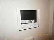 来客が確認できるＴＶ付モニターホン完備です！
