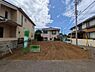 外観：8/7撮影 静かな住宅街のエリアながら、角地のため開放的です。