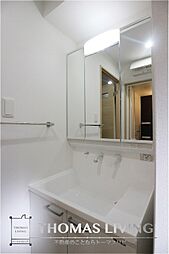 女性に嬉しい独立洗面台。