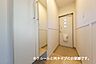 玄関：画像は同タイプの写真となります。