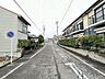 外観：◇前面道路◇過ごす時間と共に刻々と表情を変えていく住まい、季節によってさまざまな表情を見せてくれるわが家は、時を重ね思いを紡ぐ場所です。ご家族の一家団欒を心ゆくまでお楽しみください。