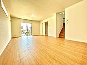 ◇リビングダイニング◇設計住宅性能評価書・建設住宅性能評価書　取得物件♪安全と品質を兼ね備えた住宅です♪全居室収納あり♪明るい南側バルコニー♪生活を考えた暮らしやすい住宅です♪