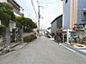 その他：■現地■整備された静かな道を進むと現れる、洗練された住まいです。毎日の通勤・通学も心地よく、新しい生活を彩る立地で豊かな暮らしを叶えませんか？