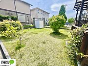 嬉しいお庭付き。お子様と遊んだり、ガーデニングをしたり、お楽しみください。