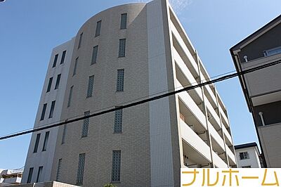 外観：鉄筋コンクリート造の堂々としたマンションです。。