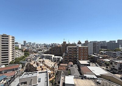 外観:窓の外に広がる都心の景色が楽しめます。 外観:窓の外に広がる都心の景色が楽しめます。