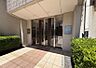 外観：植栽が鮮やかな綺麗に管理されたマンション。築年数を感じさせません。