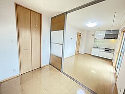 サン・セジュール 201 2階1DKのリビング/ダイニング