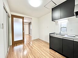 リバーサイド三国 202 2階1DKのリビング/ダイニング