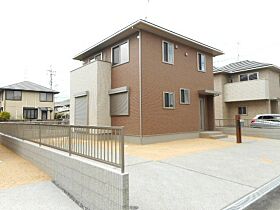 ソレイユ津島・Ｂ棟  ｜ 岡山県岡山市北区津島南1丁目（賃貸一戸建3LDK・--・86.14㎡） その1