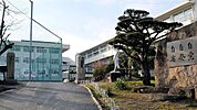 中学校「岡山市立妹尾中学校まで1516ｍ」