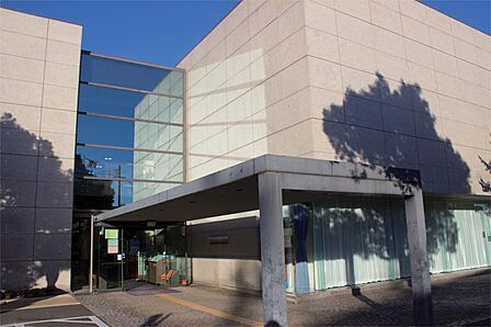 浜松市立中央図書館(761m)