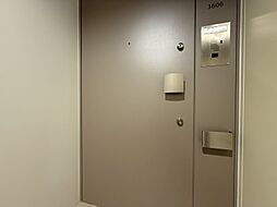 清潔感のある落ち着いた雰囲気の玄関です。