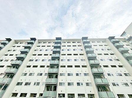 飽きのこないシンプルモダンな外観です。