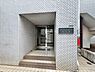 エントランス：上質感漂う玄関アプローチです。