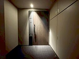 清潔感のある落ち着いた雰囲気の玄関です。