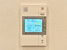 誰が来てもわかる様にモニター付きインターホンを設置。