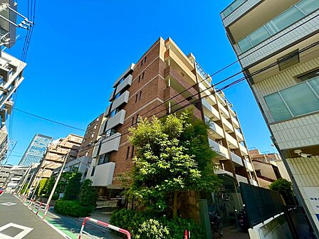 飽きのこないシンプルモダンな外観です。