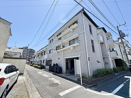 飽きのこないシンプルモダンな外観です。