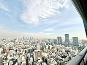 眺望や窓からの景色が良いと、家で過ごす時間も快適です。