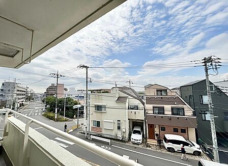眺望や窓からの景色が良いと、家で過ごす時間も快適です。
