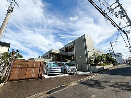 飽きのこないシンプルモダンな外観です。
