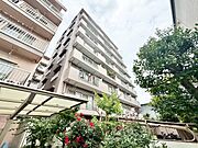 飽きのこないシンプルモダンな外観です。