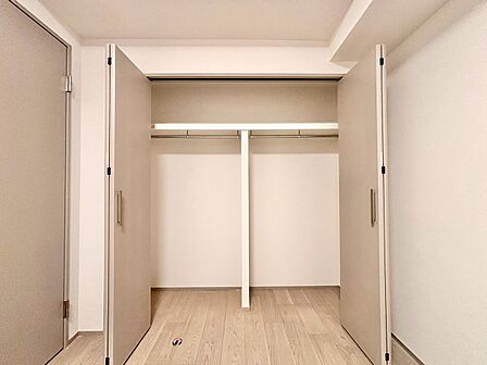 家電やスーツケース、ストック品など何でも片付く嬉しい空間です。