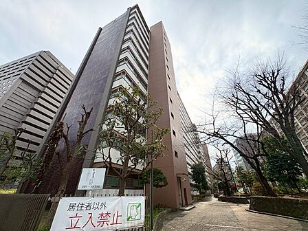 飽きのこないシンプルモダンな外観です。