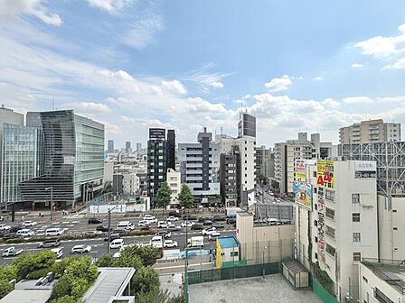 陽当たり・通風・開放感に恵まれた環境です。