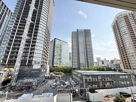陽当たり・通風・開放感に恵まれた環境です。