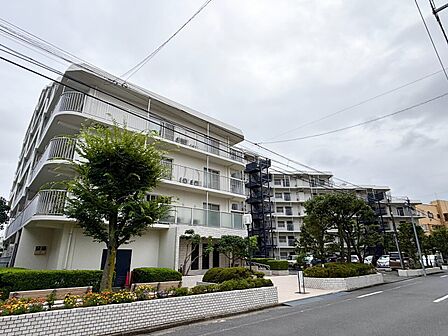 飽きのこないシンプルモダンな外観です。