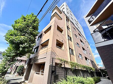 飽きのこないシンプルモダンな外観です。
