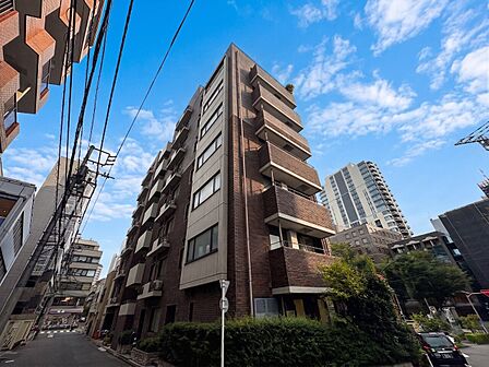 飽きのこないシンプルモダンな外観です。