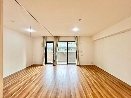 シンプルな内装と偏り過ぎないデザインで統一しました。