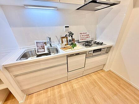 使いやすくスタイリッシュなキッチン空間になっております。