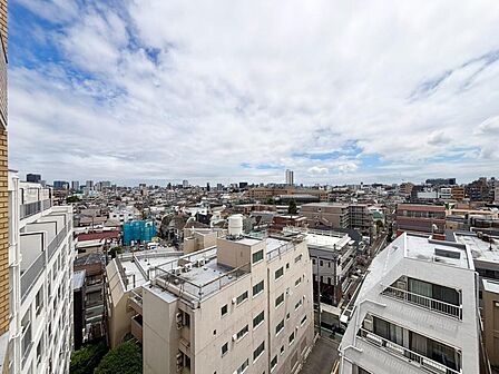 眺望や窓からの景色が良いと、家で過ごす時間も快適です。