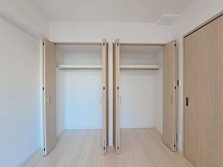 家電やスーツケース、ストック品など何でも片付く嬉しい空間です。
