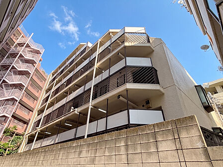 忙しく過ぎゆく日常を置き去るほど、ゆったりした時間が流れる住環境。