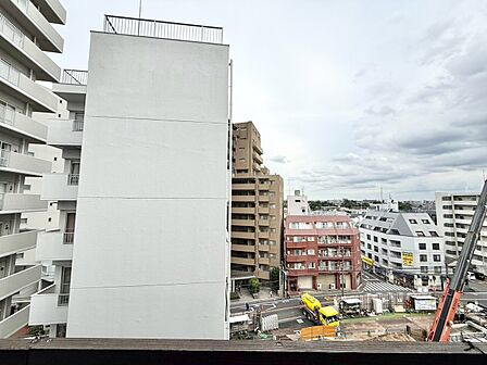 眺望や窓からの景色が良いと、家で過ごす時間も快適です。