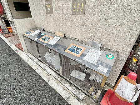 ゴミ置場。綺麗に管理されております。