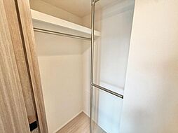 家電やスーツケース、ストック品など何でも片付く嬉しい空間です。