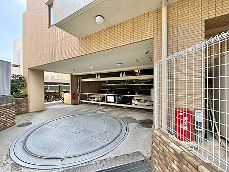 駐車スペースが嬉しいですね。※空き状況は都度ご確認下さい。