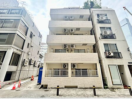 飽きのこないシンプルモダンな外観です。