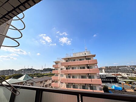 眺望や窓からの景色が良いと、家で過ごす時間も快適です。