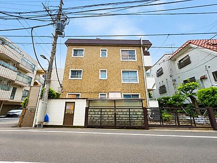 飽きのこないシンプルモダンな外観です。