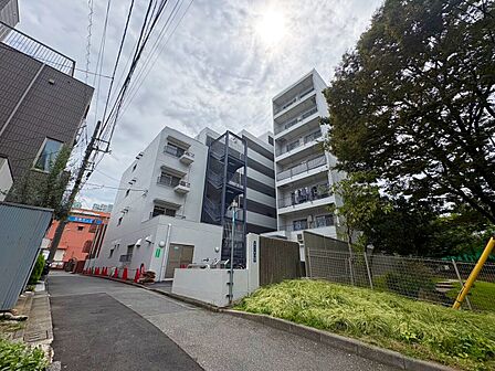 飽きのこないシンプルモダンな外観です。