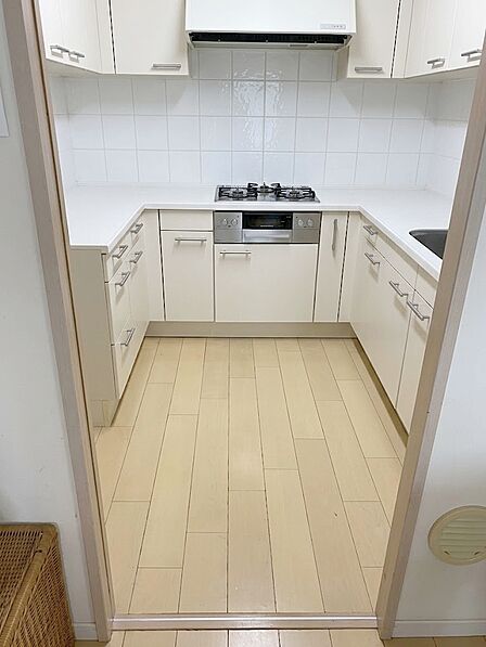 開放感のあるキッチンスペース。調理をしながら、会話も弾みそうですね。