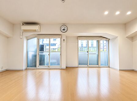 落ち着いた雰囲気に包まれて、伸びやかな空間。